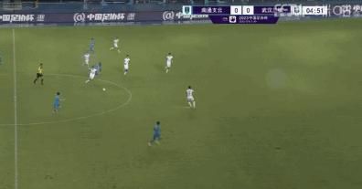本片凭借关于找寻自我、关于离别、关于异乡人的情感共鸣点，在首映礼上打动了热播电视剧《人世间》主演辛柏青，他表示：“李亘导演给了我极大的意外，拍了一部这么好的电影，找了这么好的演员，从他身上能看到对表演的调度和把控